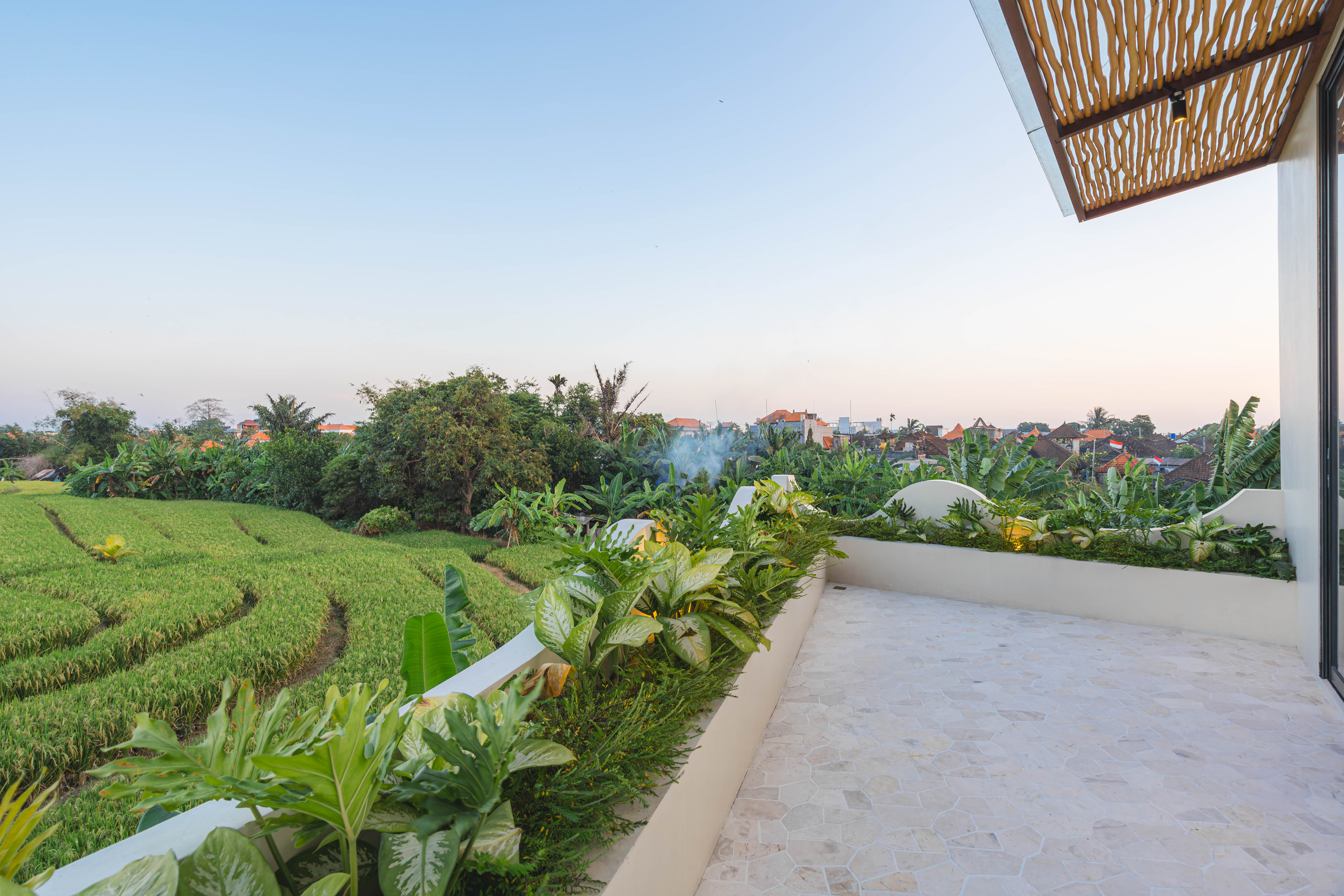 https://adm.balilyfeventures.com/uploads/Property/villa-akari/galleries/01M39109BPM86SA303MKS7K9CG.jpg