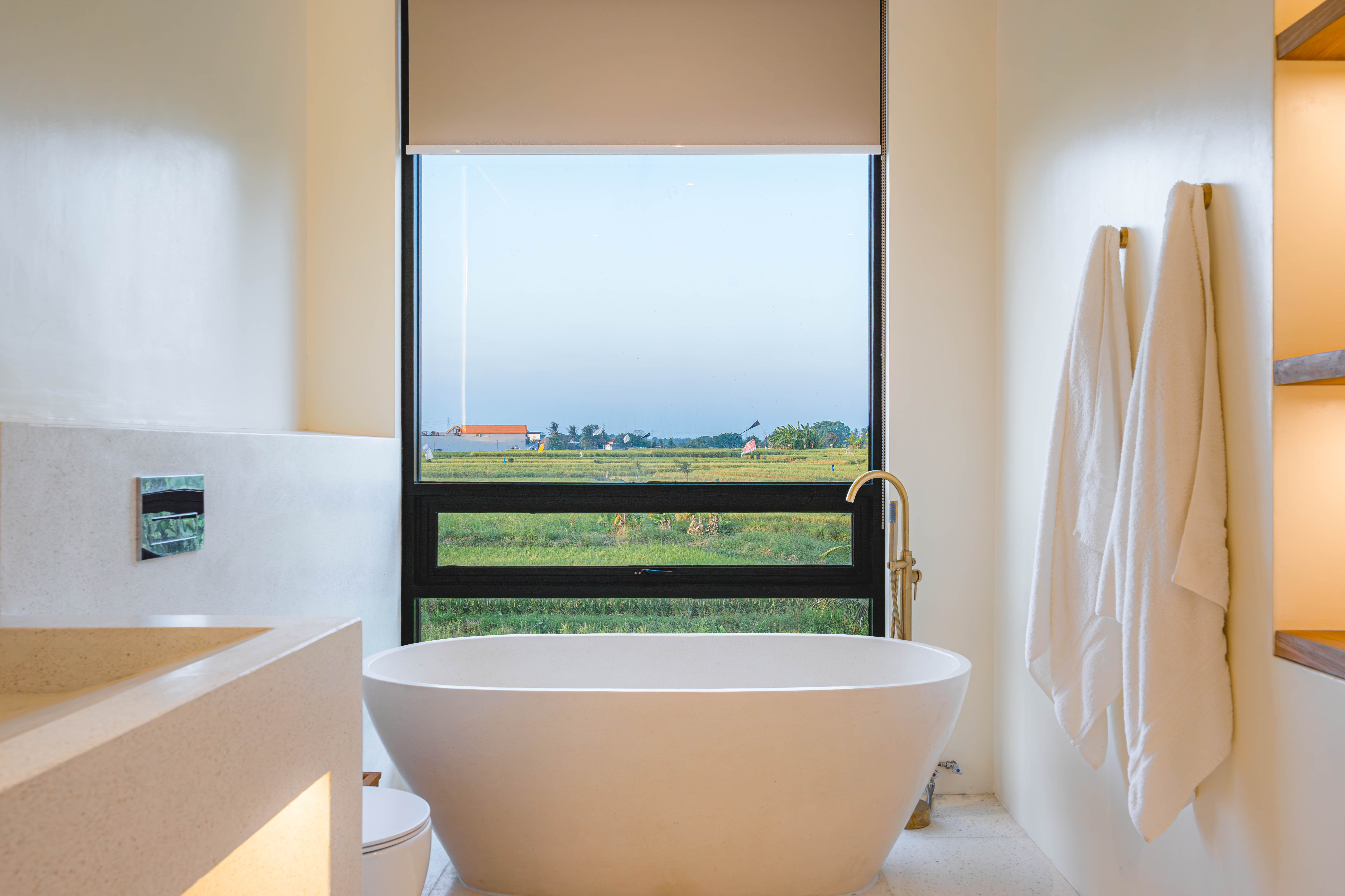 https://adm.balilyfeventures.com/uploads/Property/villa-akari/galleries/01M39135FX9EW7EX78DHT276WV.jpg