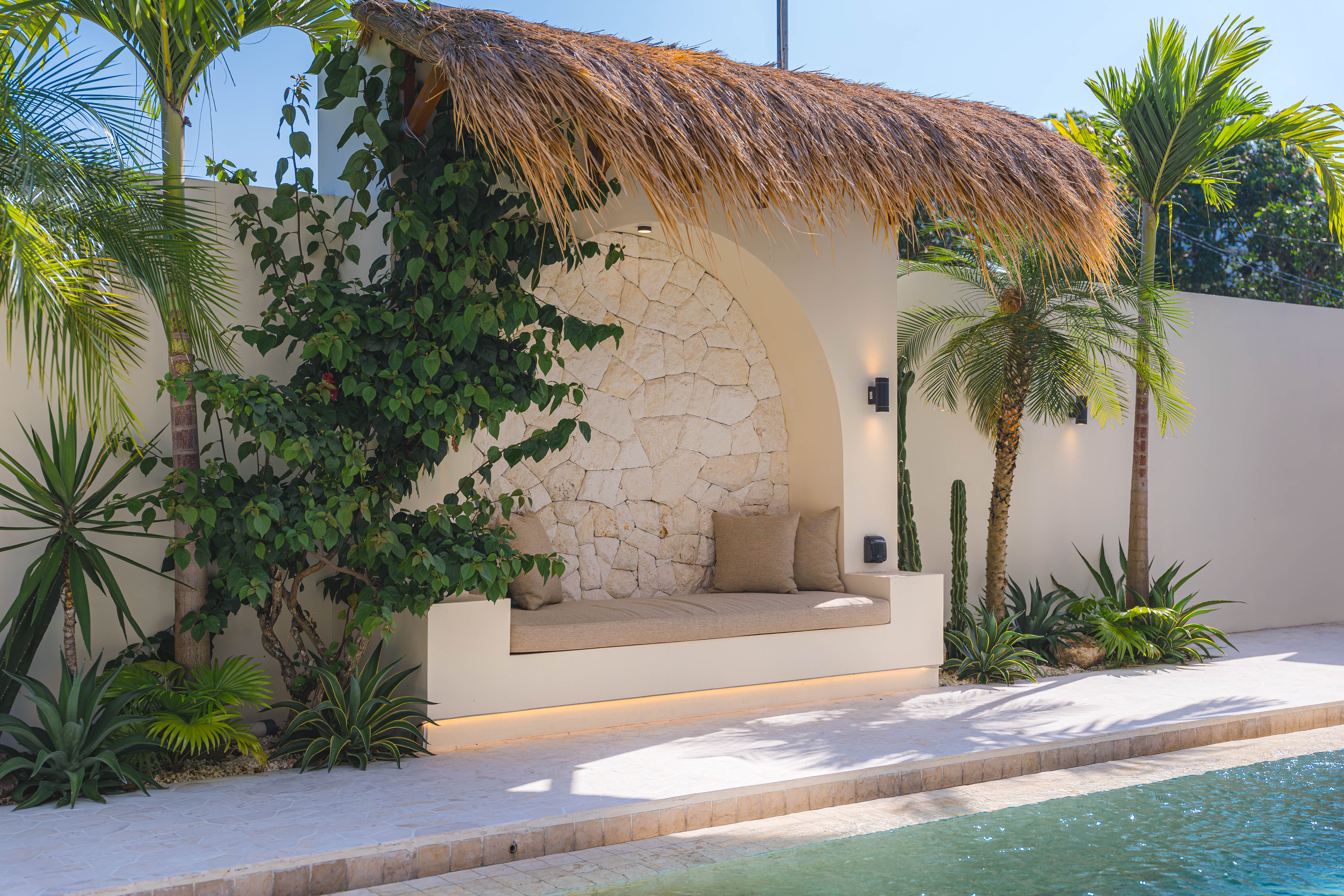 https://adm.balilyfeventures.com/uploads/Property/villa-akari/galleries/01M391DDWNM9CF63HZ1Y63TRWJ.jpg